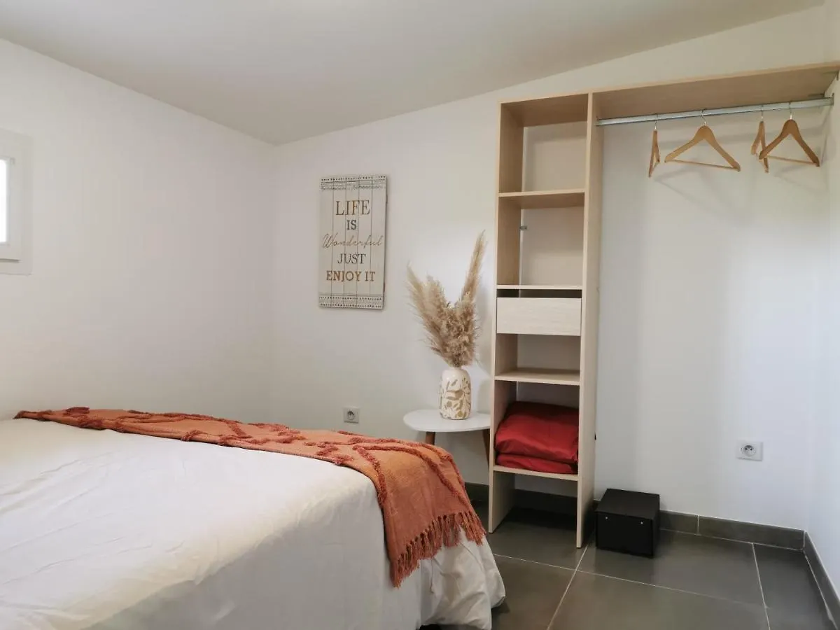 Maison De Vacances L'Hote Champetre Campagne Arlesienne Apartment 0*, Arles